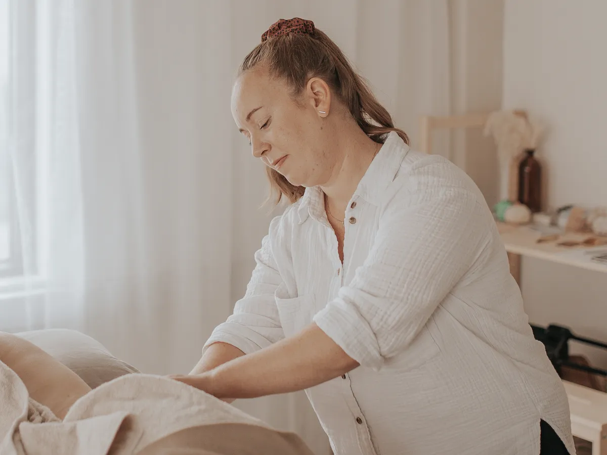 Klassinen hieronta Porvoossa opiskelijatyönä – lempeän tarkka hieronta lihaskireyksiin ja palautumiseen.